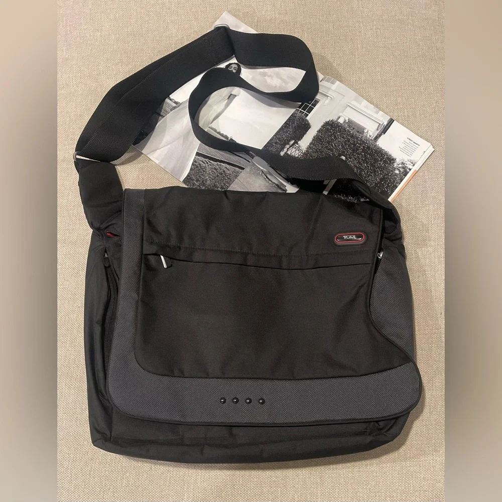 Tumi Nylon Expandable Messenger Laptop Bag In Black/Gray/Red Lining